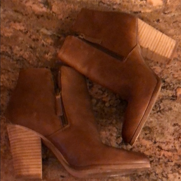 Michael Kors Booties. - Picture 4 of 4